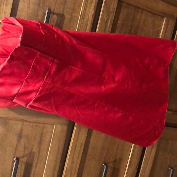 Red dress - Picture 4 of 6